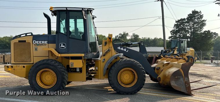 image for item DJ6206 2005 John Deere 444J  wheel loader