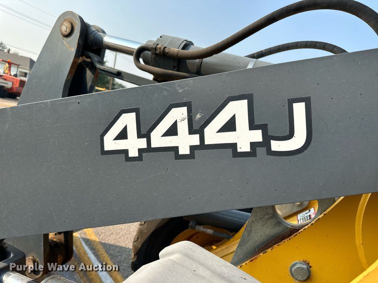 image for item DJ6206 2005 John Deere 444J  wheel loader