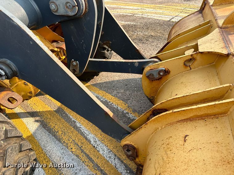 image for item DJ6206 2005 John Deere 444J  wheel loader