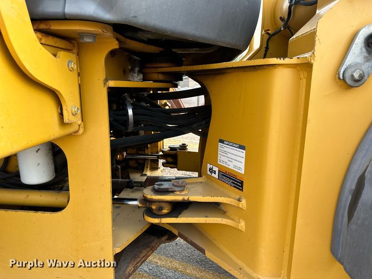 image for item DJ6206 2005 John Deere 444J  wheel loader