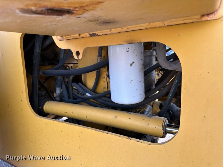 image for item DJ6206 2005 John Deere 444J  wheel loader