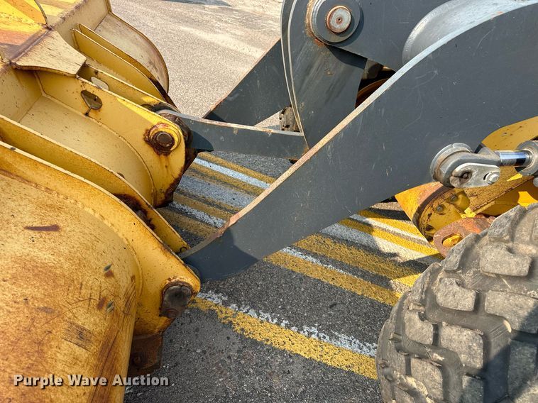 image for item DJ6206 2005 John Deere 444J  wheel loader