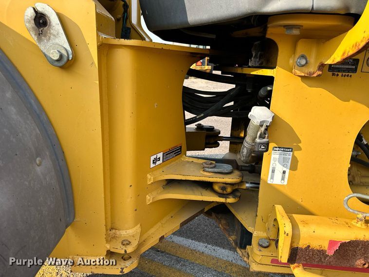 image for item DJ6206 2005 John Deere 444J  wheel loader