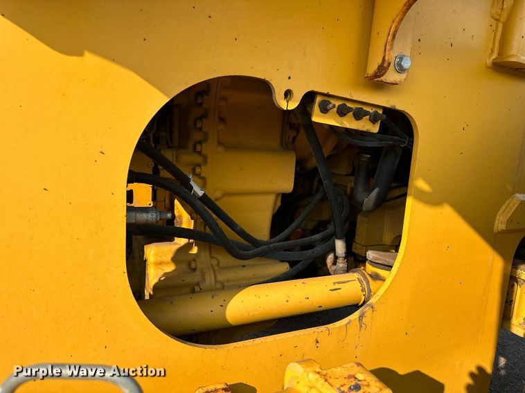 image for item DJ6206 2005 John Deere 444J  wheel loader
