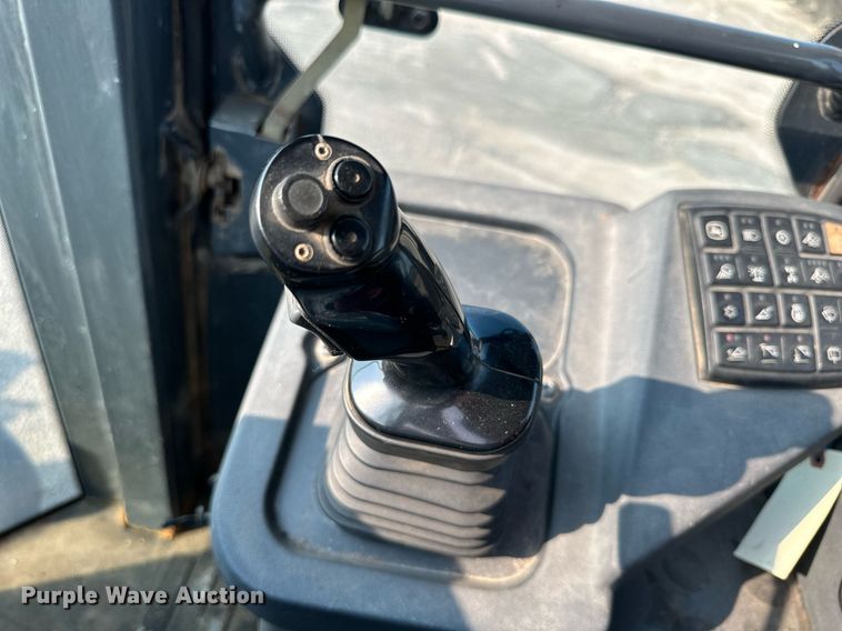 image for item DJ6206 2005 John Deere 444J  wheel loader