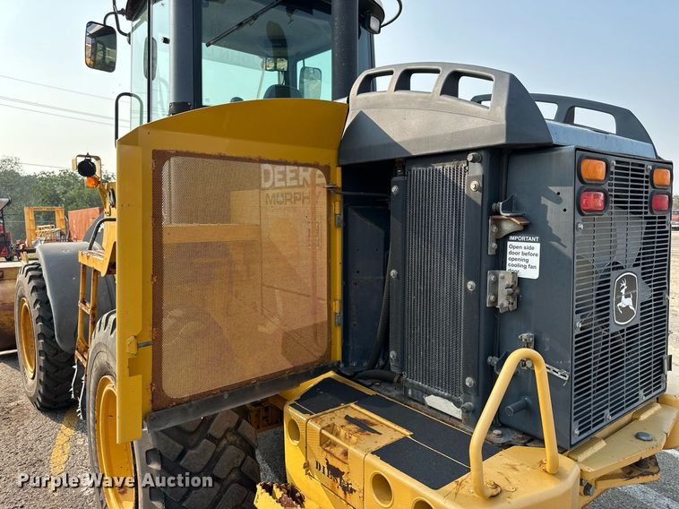 image for item DJ6206 2005 John Deere 444J  wheel loader