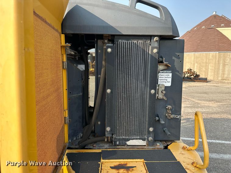 image for item DJ6206 2005 John Deere 444J  wheel loader