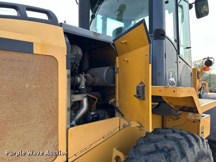 image for item DJ6206 2005 John Deere 444J  wheel loader