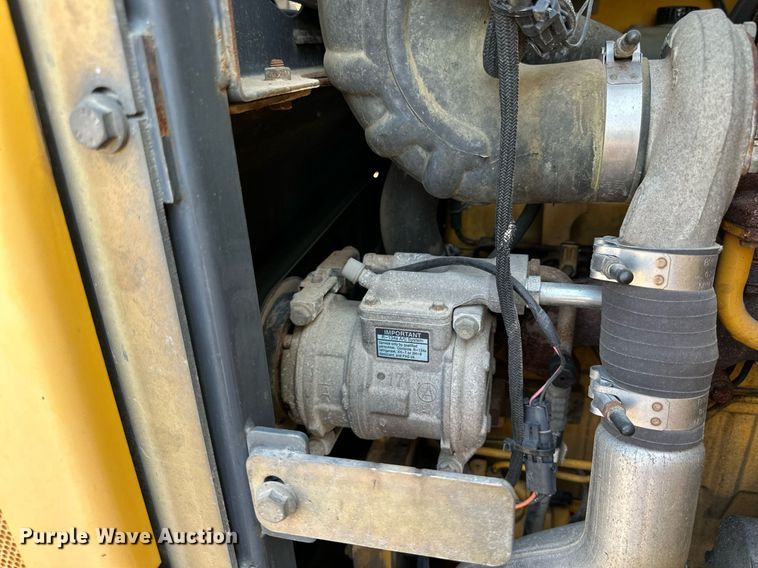 image for item DJ6206 2005 John Deere 444J  wheel loader