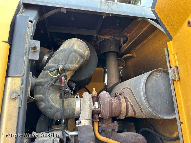 image for item DJ6206 2005 John Deere 444J  wheel loader