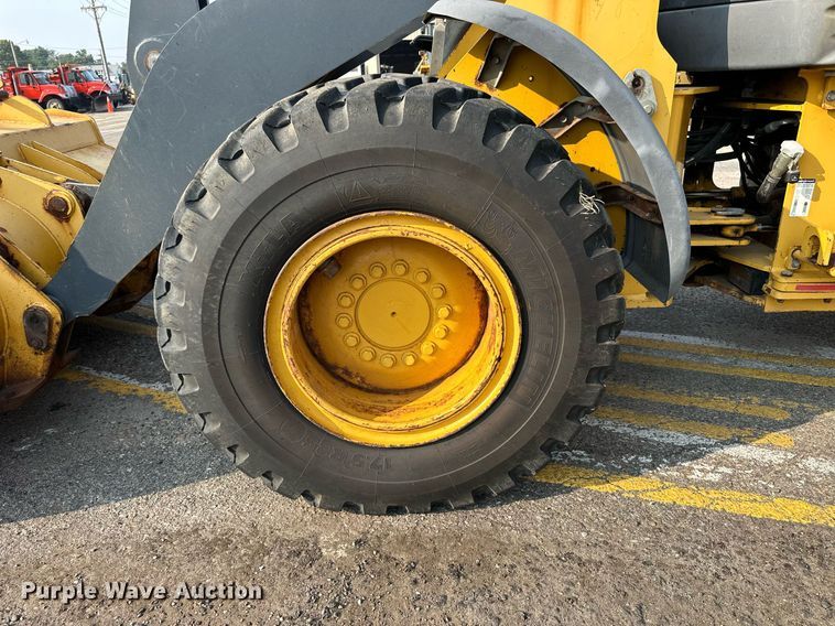 image for item DJ6206 2005 John Deere 444J  wheel loader