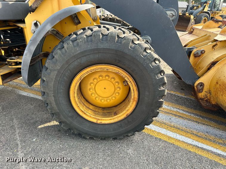 image for item DJ6206 2005 John Deere 444J  wheel loader