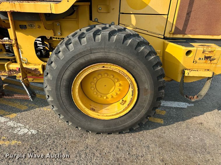 image for item DJ6206 2005 John Deere 444J  wheel loader