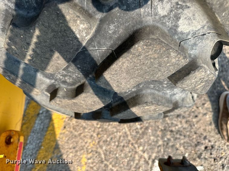 image for item DJ6206 2005 John Deere 444J  wheel loader