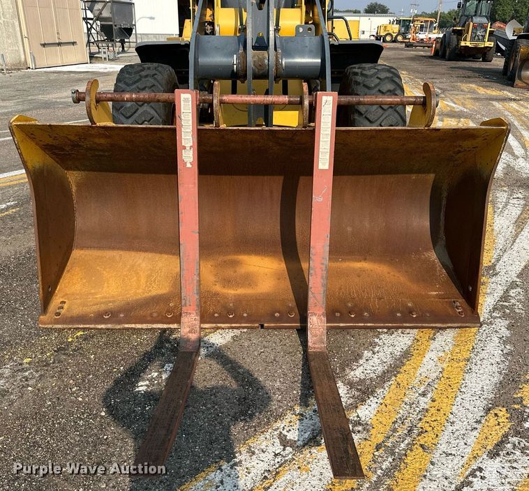 image for item DJ6207 2005 John Deere 444J  wheel loader