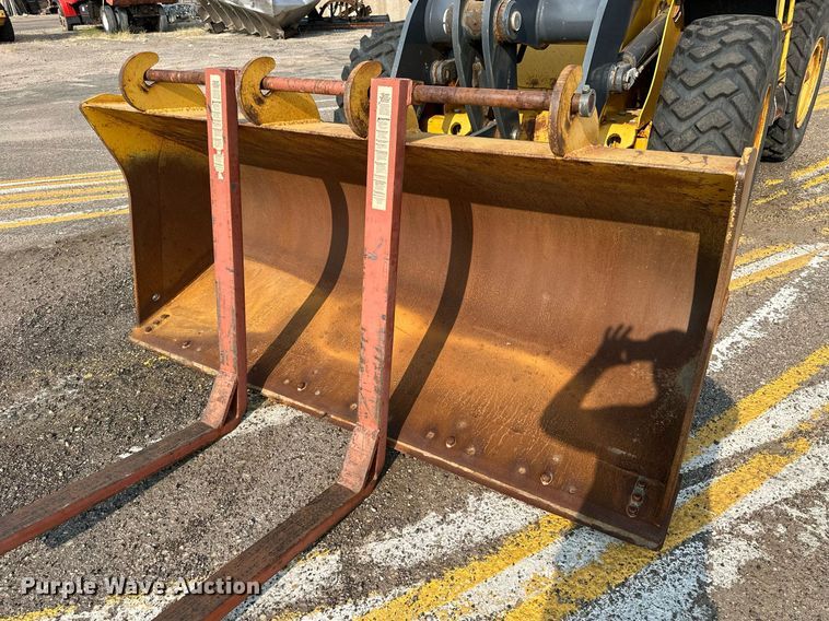 image for item DJ6207 2005 John Deere 444J  wheel loader