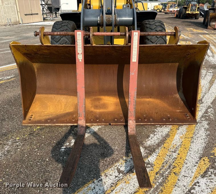 image for item DJ6207 2005 John Deere 444J  wheel loader