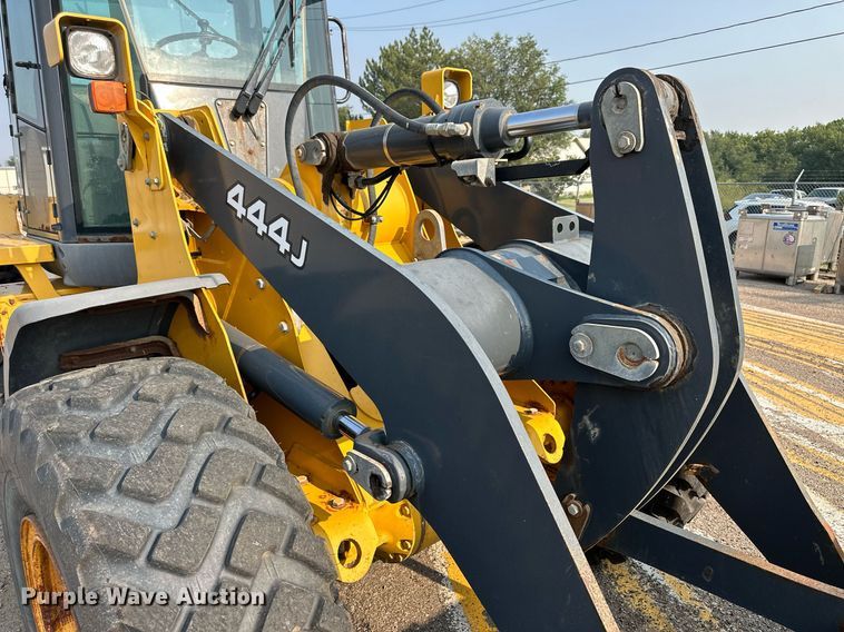 image for item DJ6207 2005 John Deere 444J  wheel loader