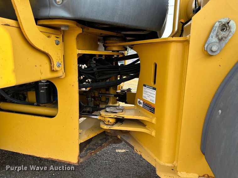 image for item DJ6207 2005 John Deere 444J  wheel loader