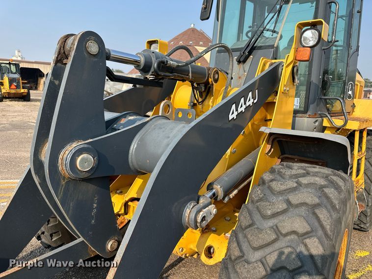 image for item DJ6207 2005 John Deere 444J  wheel loader