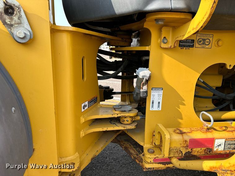 image for item DJ6207 2005 John Deere 444J  wheel loader