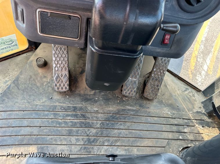 image for item DJ6207 2005 John Deere 444J  wheel loader