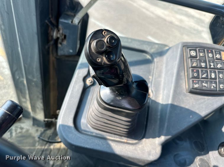 image for item DJ6207 2005 John Deere 444J  wheel loader