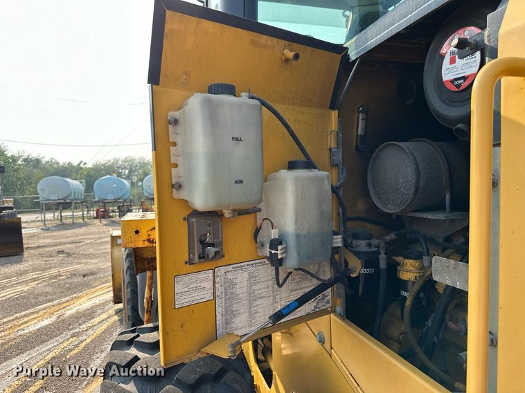 image for item DJ6207 2005 John Deere 444J  wheel loader