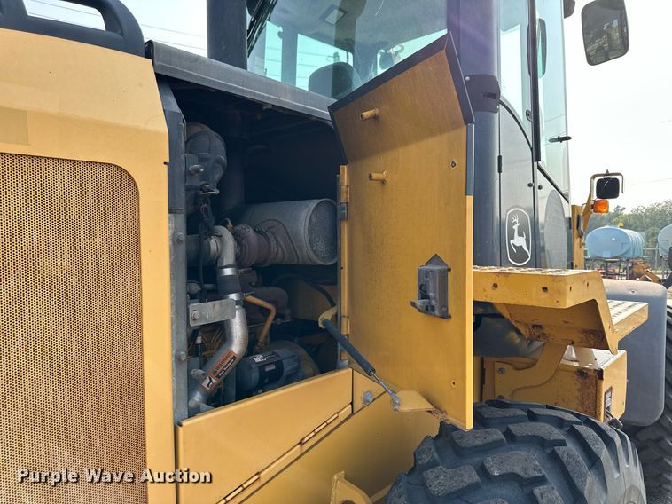image for item DJ6207 2005 John Deere 444J  wheel loader