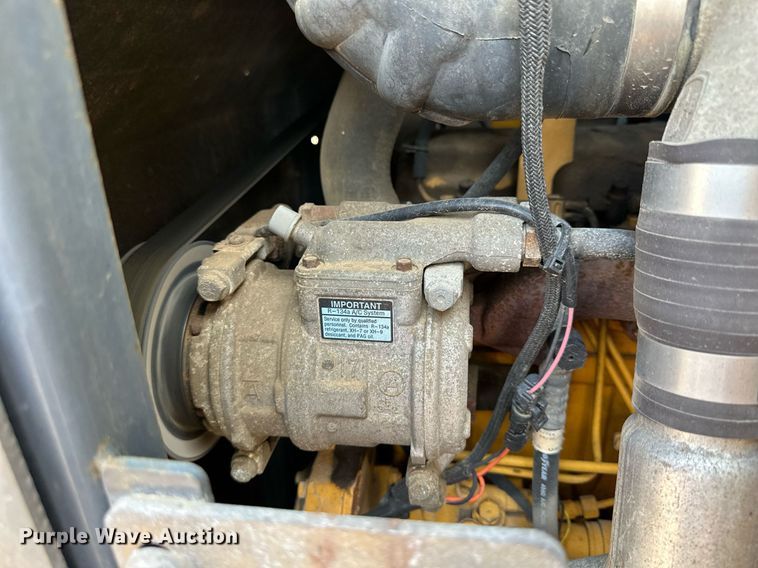 image for item DJ6207 2005 John Deere 444J  wheel loader