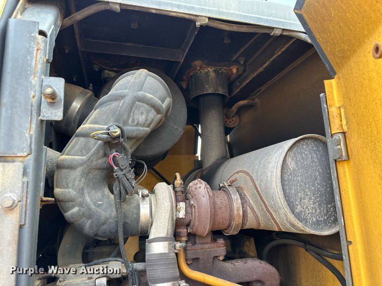 image for item DJ6207 2005 John Deere 444J  wheel loader