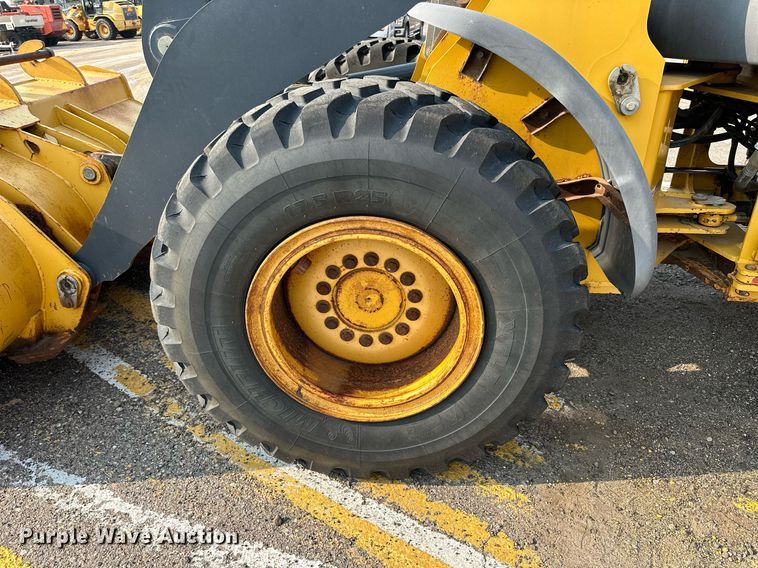 image for item DJ6207 2005 John Deere 444J  wheel loader