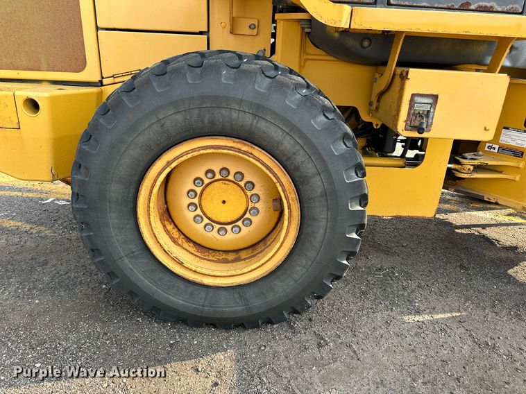 image for item DJ6207 2005 John Deere 444J  wheel loader