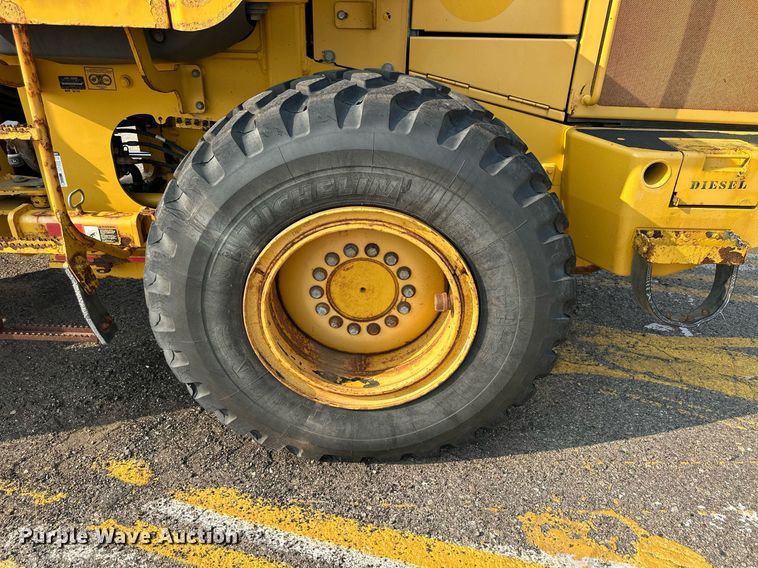 image for item DJ6207 2005 John Deere 444J  wheel loader