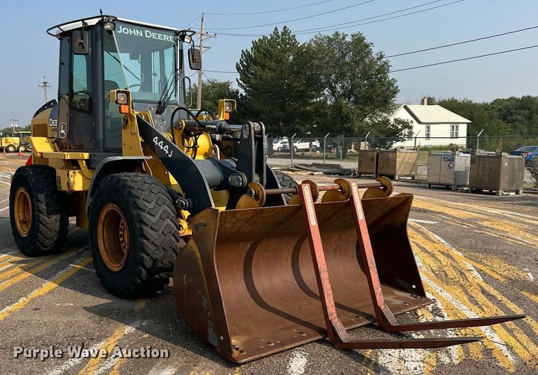 image for item DJ6208 2005 John Deere 444J  wheel loader