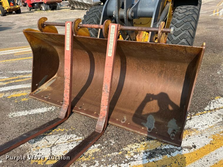 image for item DJ6208 2005 John Deere 444J  wheel loader