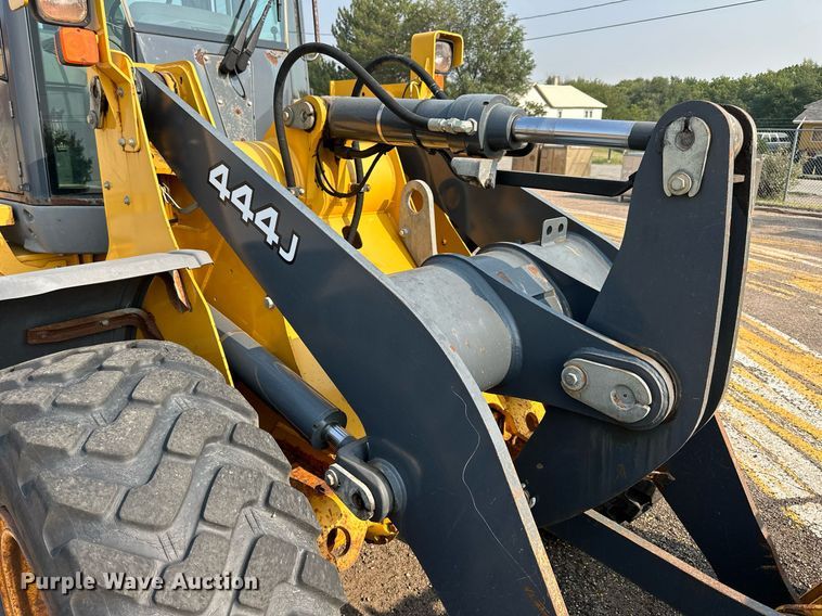 image for item DJ6208 2005 John Deere 444J  wheel loader