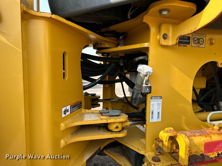 image for item DJ6208 2005 John Deere 444J  wheel loader