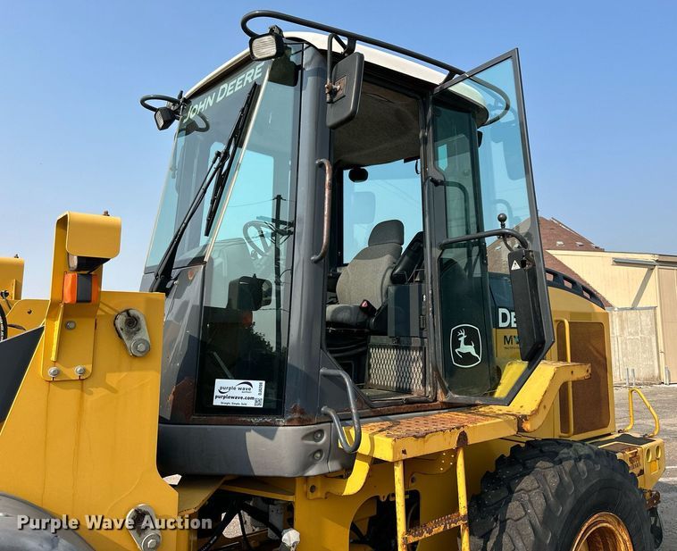 image for item DJ6208 2005 John Deere 444J  wheel loader