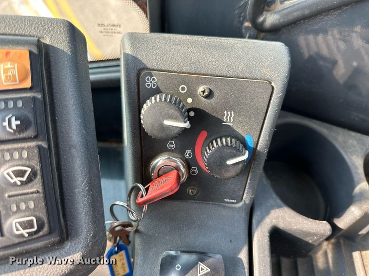 image for item DJ6208 2005 John Deere 444J  wheel loader