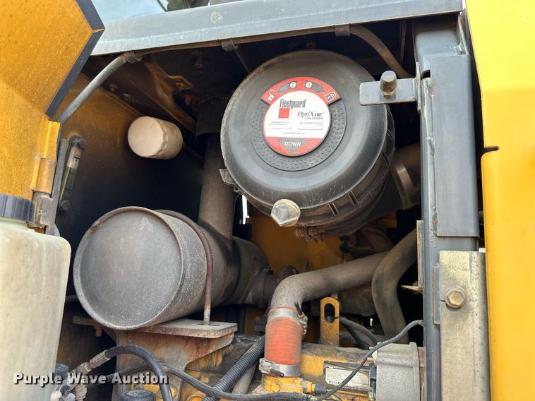 image for item DJ6208 2005 John Deere 444J  wheel loader