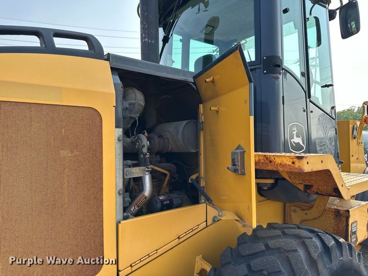 image for item DJ6208 2005 John Deere 444J  wheel loader