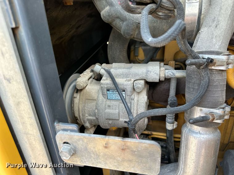 image for item DJ6208 2005 John Deere 444J  wheel loader