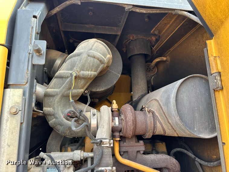 image for item DJ6208 2005 John Deere 444J  wheel loader