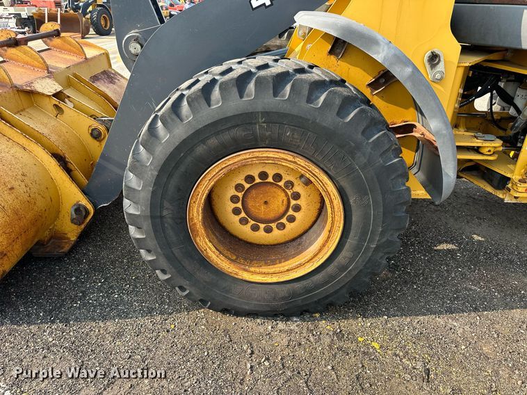 image for item DJ6208 2005 John Deere 444J  wheel loader