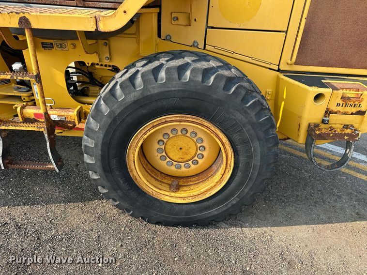 image for item DJ6208 2005 John Deere 444J  wheel loader