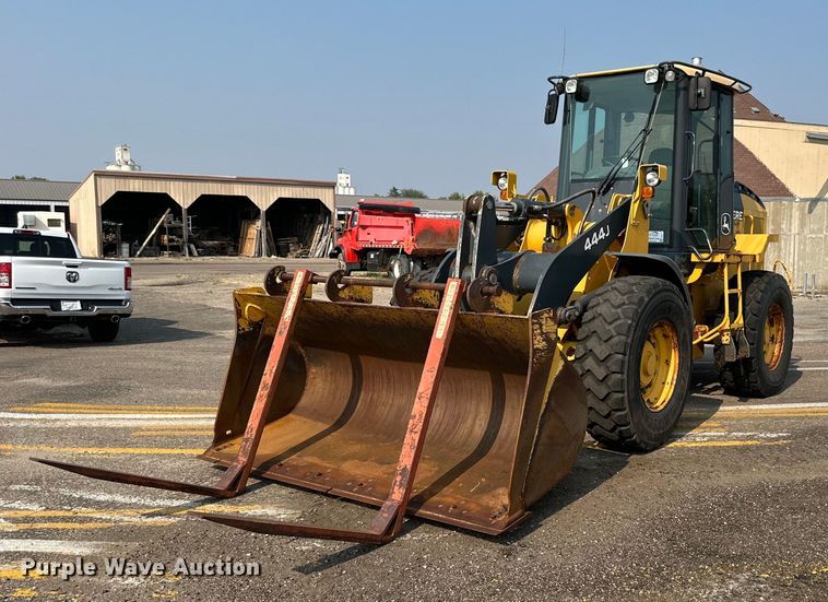 image for item DJ6209 2006 John Deere 444J  wheel loader