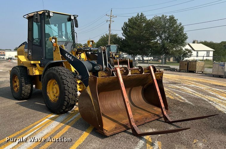 image for item DJ6209 2006 John Deere 444J  wheel loader