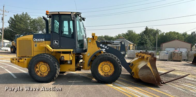 image for item DJ6209 2006 John Deere 444J  wheel loader