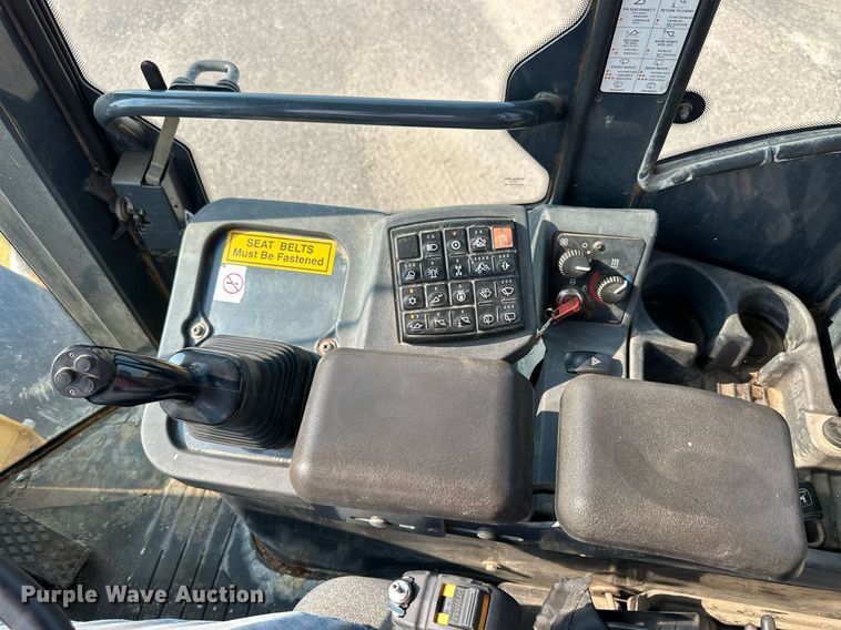 image for item DJ6209 2006 John Deere 444J  wheel loader